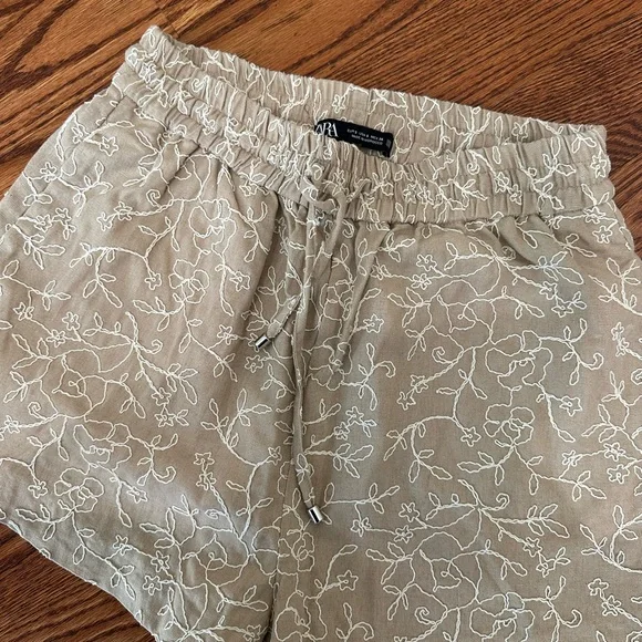 ZARA Beige Embroidered Drawstring Women's Shorts - Picture 1 of 3
